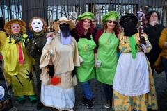 carnival-miguelturra-frying-pan-fruit