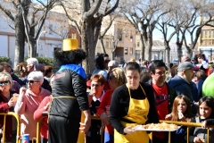 carnival-miguelturra-frying-pan-fruit